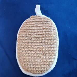 Neutral Loofah Bath Scrubber